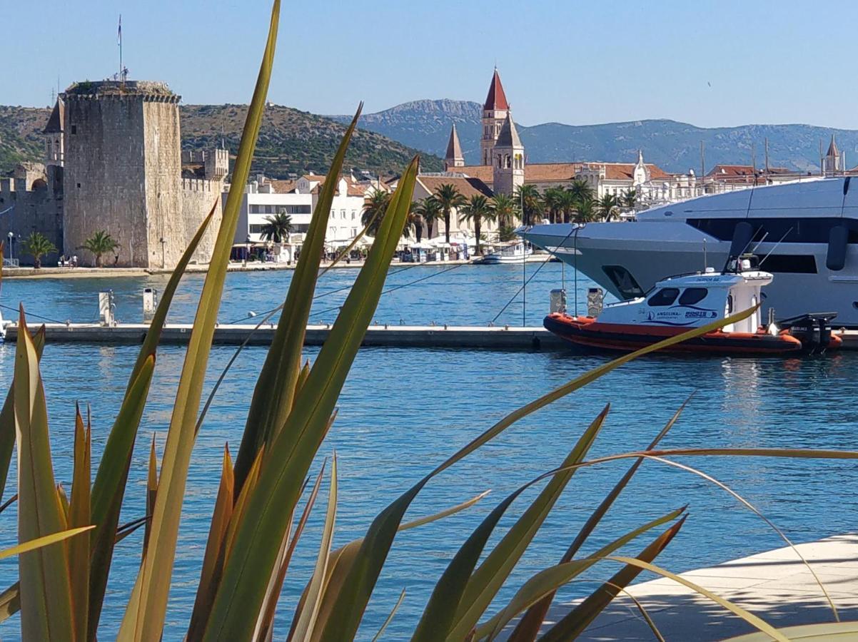 Apartments Villa A - Heating Pool Trogir Eksteriør billede